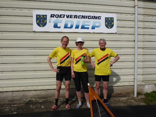 Hessel, Astrid en Ger na de Weerribbenmarathon
